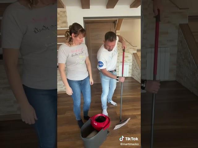 To sprzątanie podejrzane#funny #reaction #women #comedy #tiktok #dance #memes