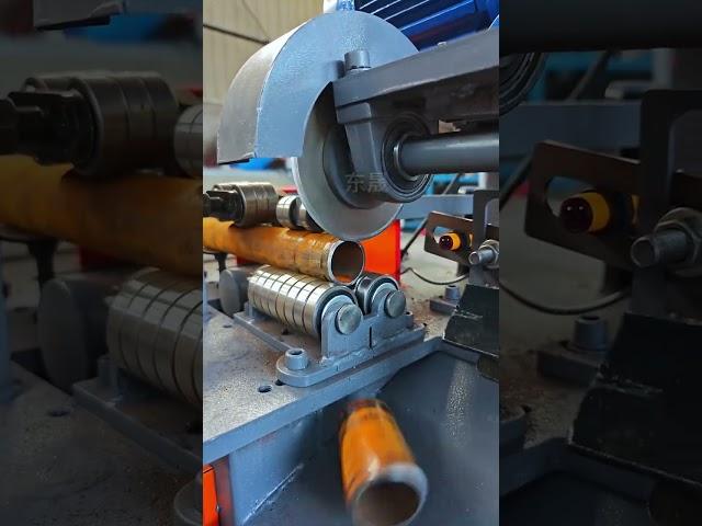 Pipe cutting machine pipe cutting machine automatic pipe cutting machine.
