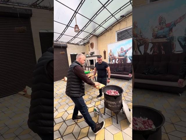 Лука много не бывает!