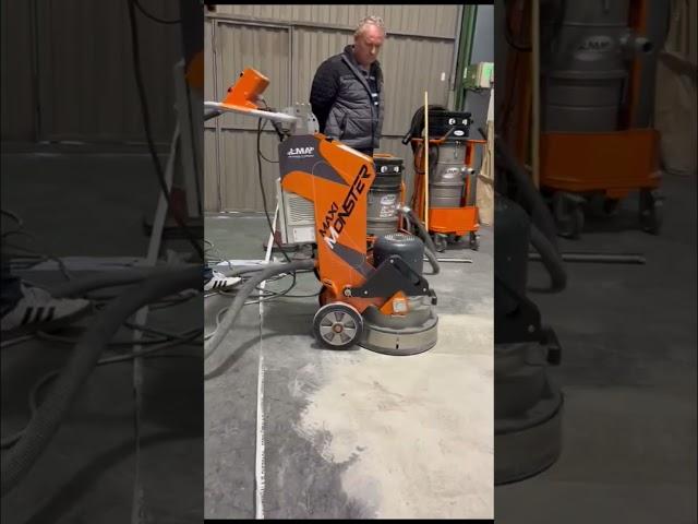 Rimozione resina con rulli bocciardatura e metallici MCD con levigatrice industriale Maximonster