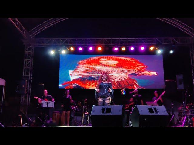 EL SHOW DE IRIS CHACON. FIESTAS PATRONALES DE AGUADILLA.