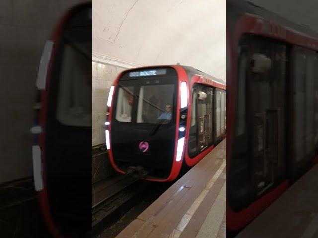 Поезд метро "Москва-2020". Разгон поезда. Кольцевая линия.