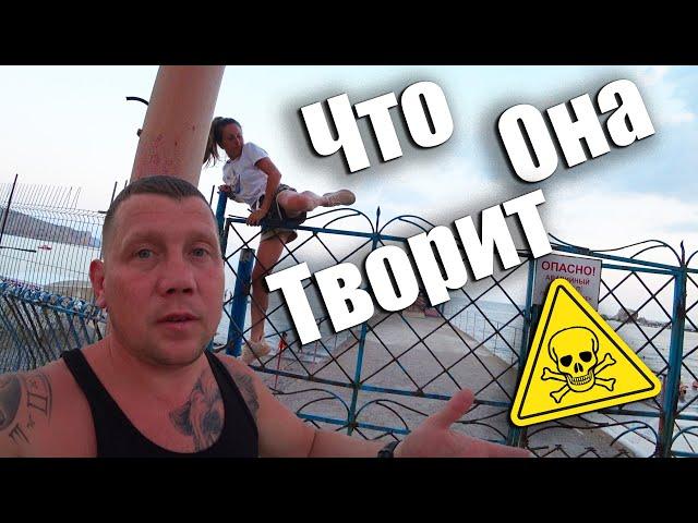 Опачки!!!Танюшка лезет в ЗАПРЕТНУЮ ЗОНУ!!!!