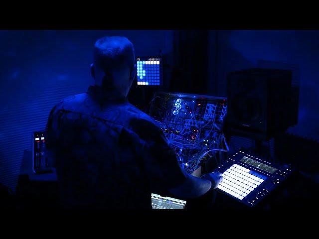 Chris Meyer's Alias Zone: The Cave