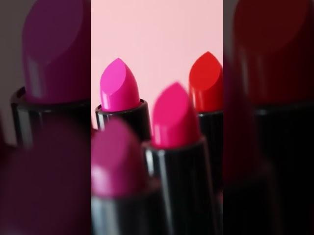  Die neuen Lippenstifte von VEGAS Cosmetics sind da 