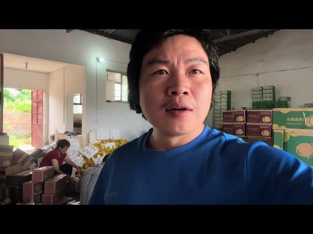 国外娶妻生子后回国谋生失败，决定回尼泊尔，第一天卖瓜爆单了