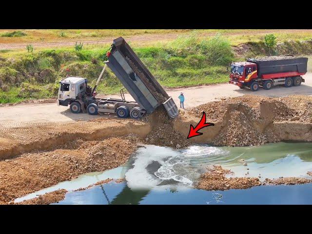 Powerful Operators Filling Land Land! Komatsu Dozers and Dump Trucks 25t Nice Technique Pushing Rock