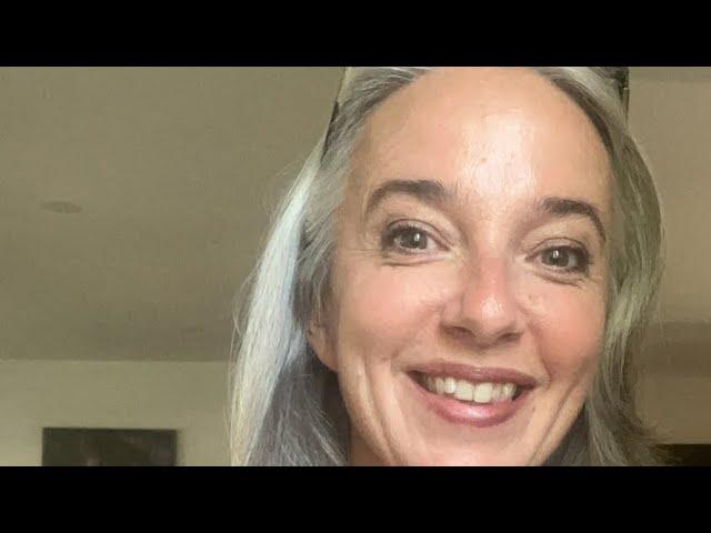 Amandasilversister -Grey hair influencer is going live! What advice I would give my younger self!