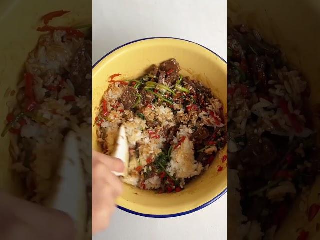 香菜牛肉拌饭！！！太好吃了#抖音美食推荐官 #农村美食 #好吃到停不下来 #妈呀太香了 #张拾亿拌饭