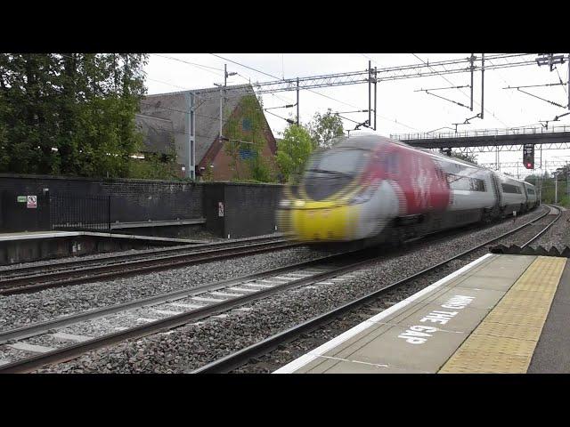 Bouncy track beds on the fast at Atherstone seen while VT 390 Pendolinos pass over, 05/10/2019