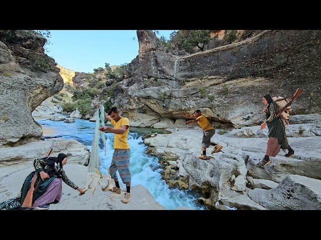 The first part.  We go fishing with a lovely couple in Par Canal ‍️‍‍