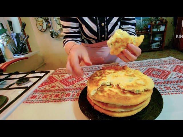 КОРЖІ З ЯЙЦЕМ І ЗЕЛЕНОЮ ЦИБУЛЕЮ супер перекус. Ситно і смачно.