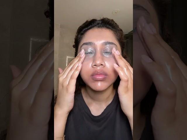 HOW TO REMOVE WATERPROOF MASCARA #SHORTS