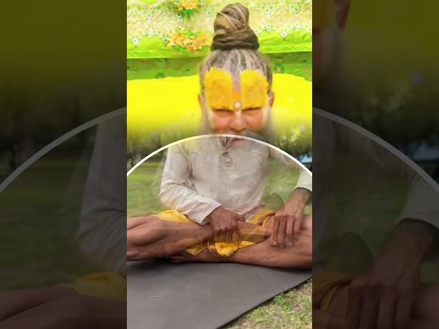 Watch attentively #shortvideo #yoga #yogateacher #premanandjimaharaj #siddhasana
