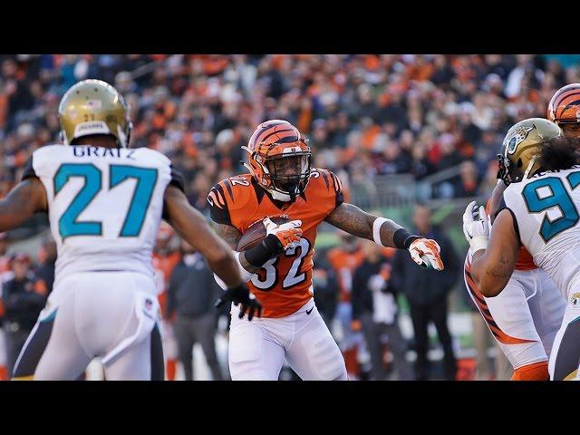 Jeremy Hill jukes and stutter steps his way to a 60-yard touchdown (Week 9, 2014)