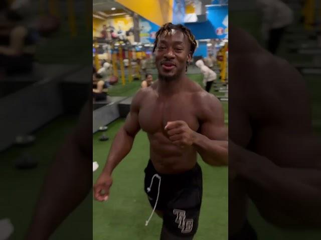 Alright that first back flip was ridiculous Why did she flinch like that lmao? #shorts #viral