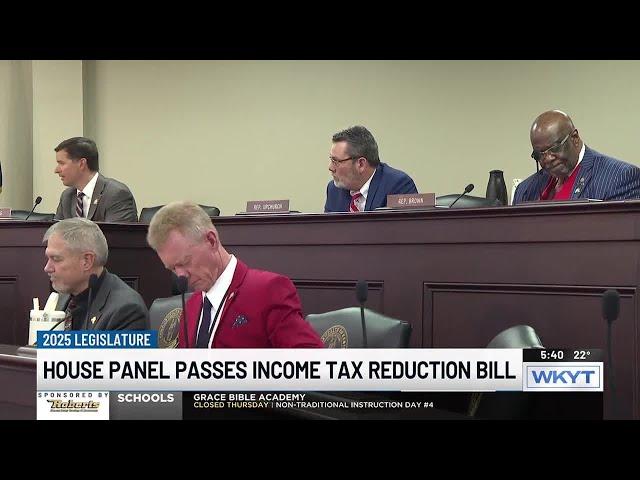 Kentucky lawmakers advance bill to further lower income tax