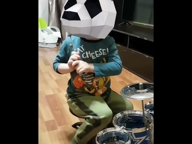 Юный барабанщик 