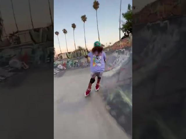 She so fast I couldn’t keep up ‍ #shorts #rollerblading