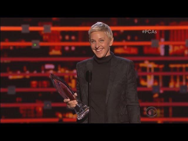 Ellen Wins the People’s Choice Humanitarian Award!