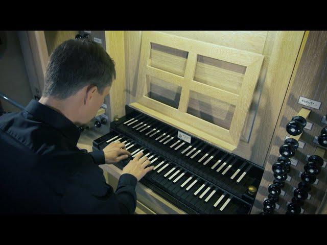 Benjamin Åberg playing Fredmans Epistel N:o 48, Solen glimmar blank och trind