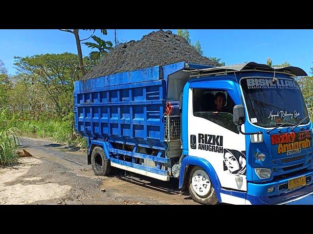 most powerful dump truck carry sand. most overloaded