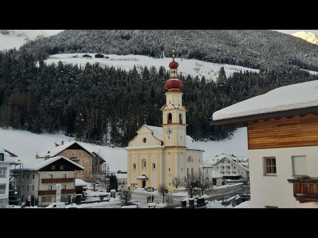 St.Johann im Ahrntal (Südtirol/BZ-I) 12 Uhr läuten der Glocke 2