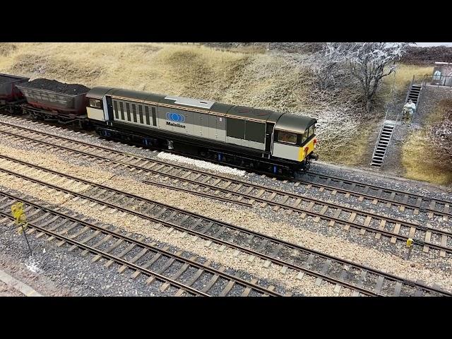 Heljan’s brand new O Gauge Class 58 is put through its paces on Heaton Lodge Junction