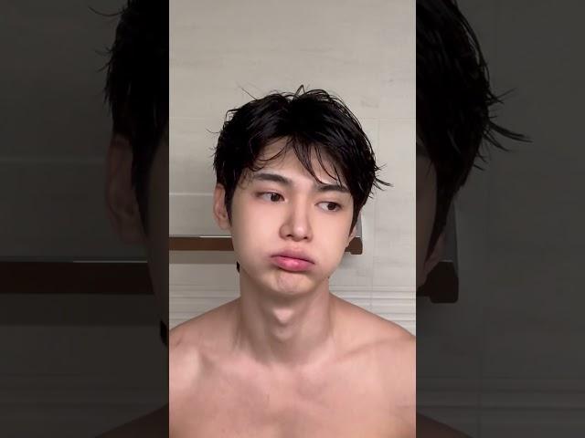 저녁 운동도 했네요. 스트레스가 날아가요.#무보정 #원본 #운동소통 #헬스 #식스팩 #수영 #수영인 #노메이크업 #화장품 #로션 #관리하는남자 #깨끗한 #shorts #쇼츠