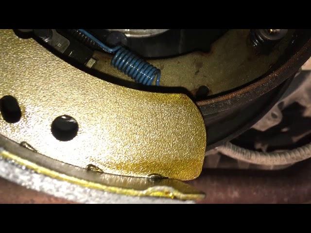 Range Rover P38 # 074 - Parking Brake Shoes... Almost