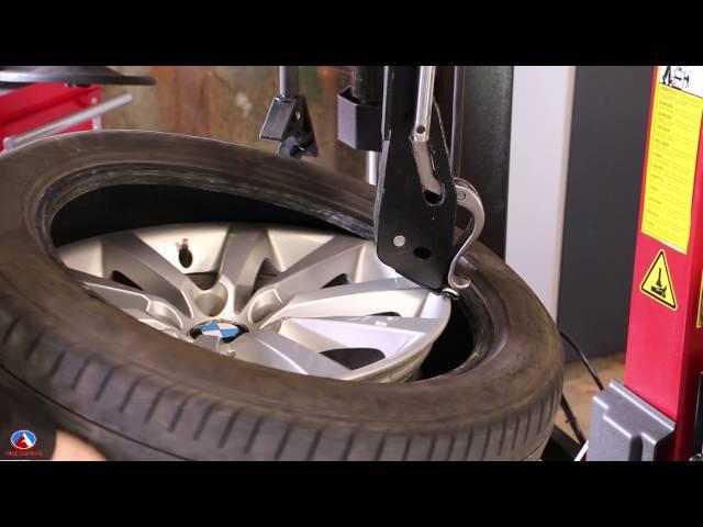 Redmount Leverless Tyre Changer   short video