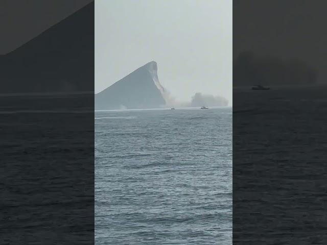 Guishan Island in Taiwan Suffers Turtle Head Crack Due to Earthquake.台灣龜山島龜頭斷裂