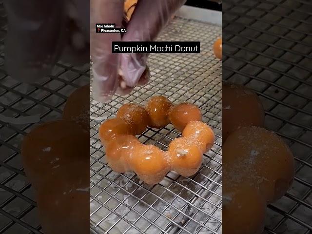 Pumpkin Mochi Donut #shorts #shortsvideo #shortsfeed #pumpkin #Donut #mochi #bayarea #bayareafoodie