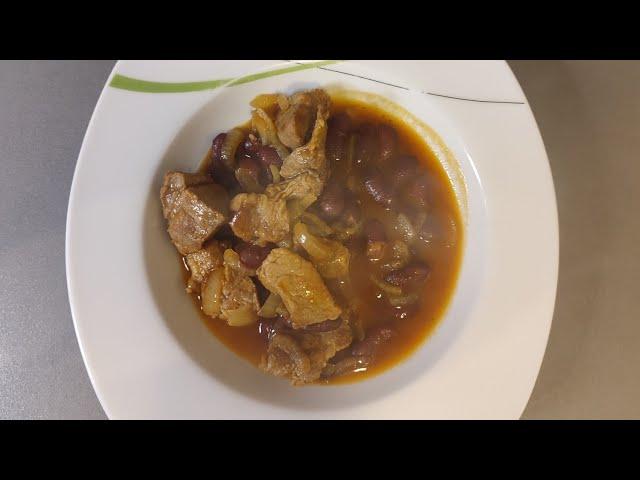 Гуляш с красной фасолью Gulasch mit roten Bohnen