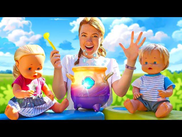 Irene und Nenuco Puppen. Wir kochen Marmelade. Puppen Spiele für Kinder