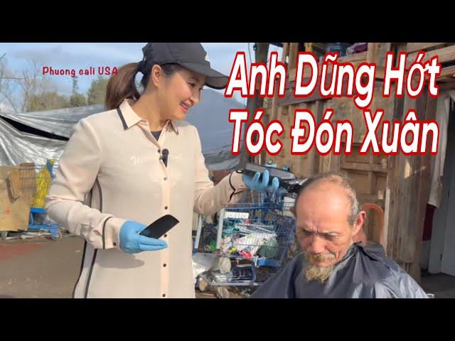 Lần Đầu Tiên Gặp Và Cắt Tóc Ăn Tết Cho Một Trong Những Anh  Vô Gia Cư Đến Suối Tiên Trước Nhất