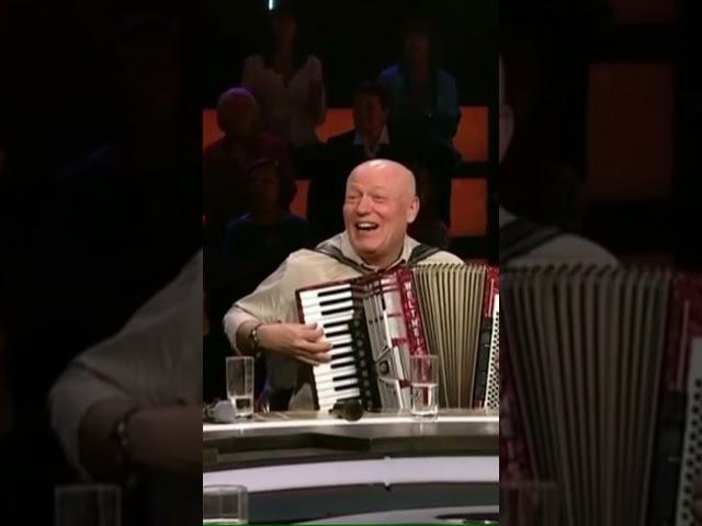 Белый теплоход