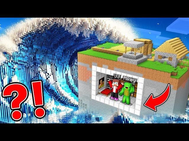 Mikey and JJ Chunk Bunker vs LARGEST TSUNAMI in Minecraft! (Maizen)