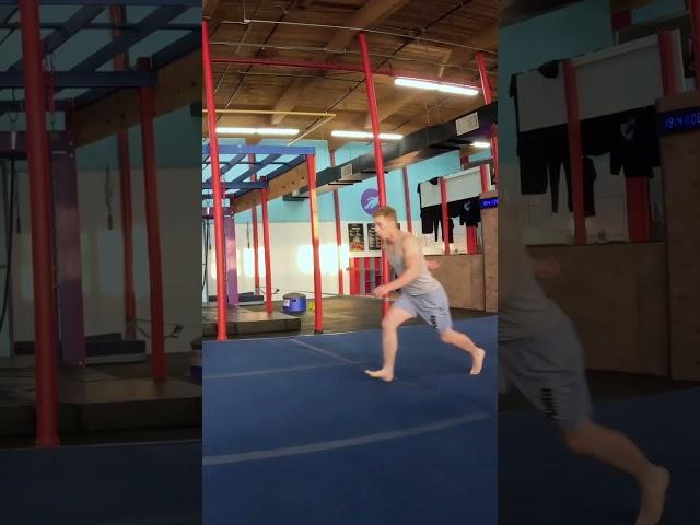 Getting Good At Front Flips #tricking #tumbling #parkour #gymnast #flip #trickingcombo #comboflip