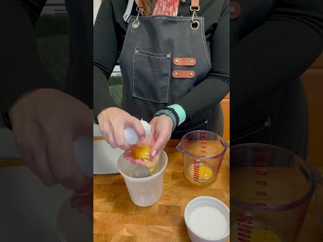 Party Trick: Cracking My Eggs with One Hand