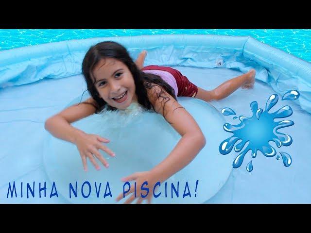 MARIA CLARA BRINCANDO NA NOVA PISCINA DE PLÁSTICO