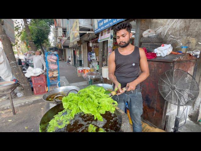 Unusual Green Color Palak Papdi in Surat | Indian Street Food