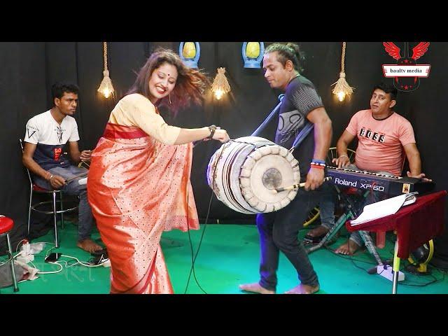 হাত ছাইরা দাও সোনার দেওরা রে ।। রুপালী সরকার projapoti baul song