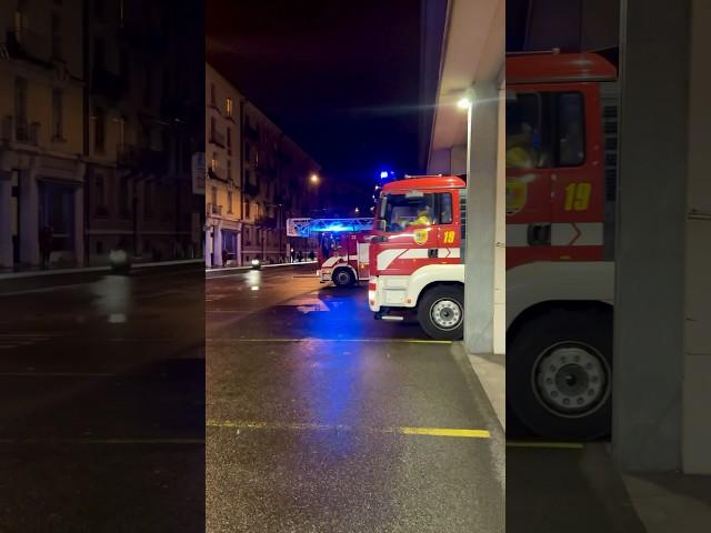 Gros départ pour intervention feu - Pompiers de Genève - Sirènes + Horn