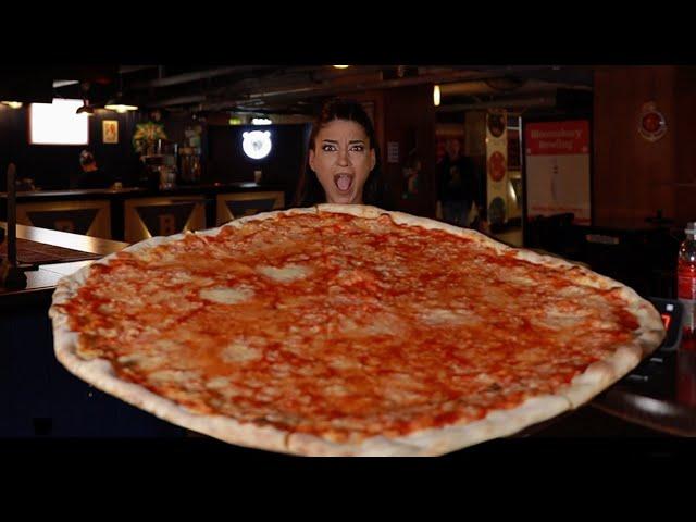 ATTEMPTING LONDON'S BIGGEST PIZZA ON MY OWN | Bloomsbury Lanes giant pizza challenge @leahshutkever