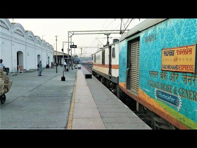 (12716) Sachkhand Express (Amritsar - Hazur Sahib Nanded) Arriving At Ludhiana Junction.!