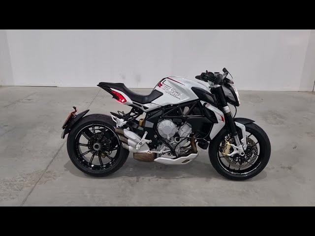 MV Agusta Brutale 800 Dragster - Completely Motorbikes