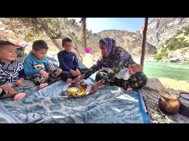 Hard Nomadic Life by a Wild River |Kids Bathe, Traditional Fire Cooking with Fish & Chicken - BALROZ