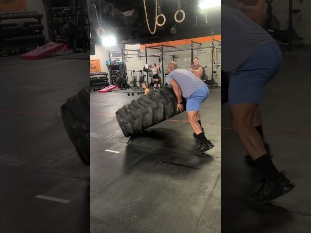 TIRE FLIPPING  #motivation #music #crossfit #power #fitness #gym #tireflip #selfimprovement