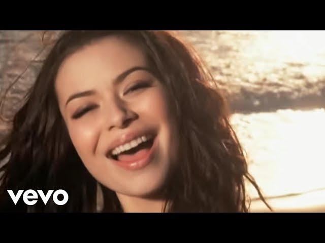 Miranda Cosgrove - Kissin U